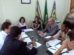 Santo Antônio de Goiás: prefeito se compromete a implantar Plano de Carreiro do Magistério Municipal 