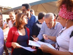 SINTEGO continua cobrança dos reajustes da Educação, durante evento da Prefeitura de Goiânia   