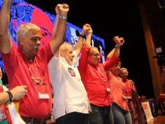 Lula defende educação para um país ser grande 