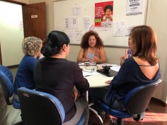 Reunião discute implantação da educação bilingue Libras/Português escrito na rede municipal de ensino de Goiânia 