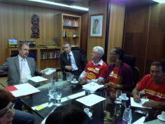 Sintego e CNTE se reúnem com ministro da Educação e cobram cumprimento da pauta dos administrativos 