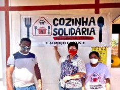 CUT e SINTEGO entregam freezer para projeto Cozinha Solidária 