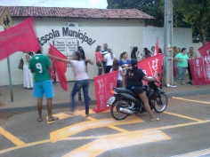 Professores de Santo Antônio entram em greve por tempo indeterminado  