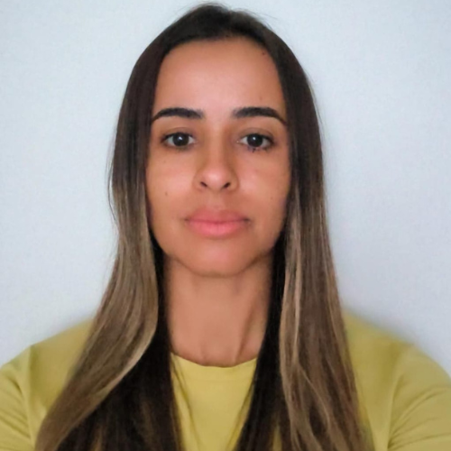 SUZANNE OLIVEIRA