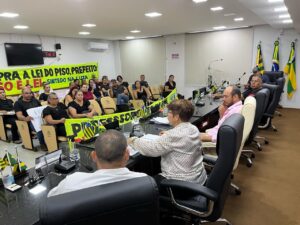 Em Carmo do Rio Verde, SINTEGO segue em busca de soluções para trabalhadores/as da Educação