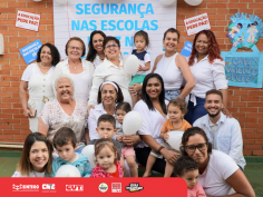 Momento de Paz do SINTEGO, em defesa das Escolas e CMEIs, é realizado no CMEI Oriente Ville