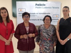 Na SEAD, SINTEGO cobra resolução  de pautas da Educação