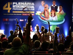 Plano de Lutas é aprovado por unanimidade no último dia da 4ª Plenária Intercongressual da CNTE