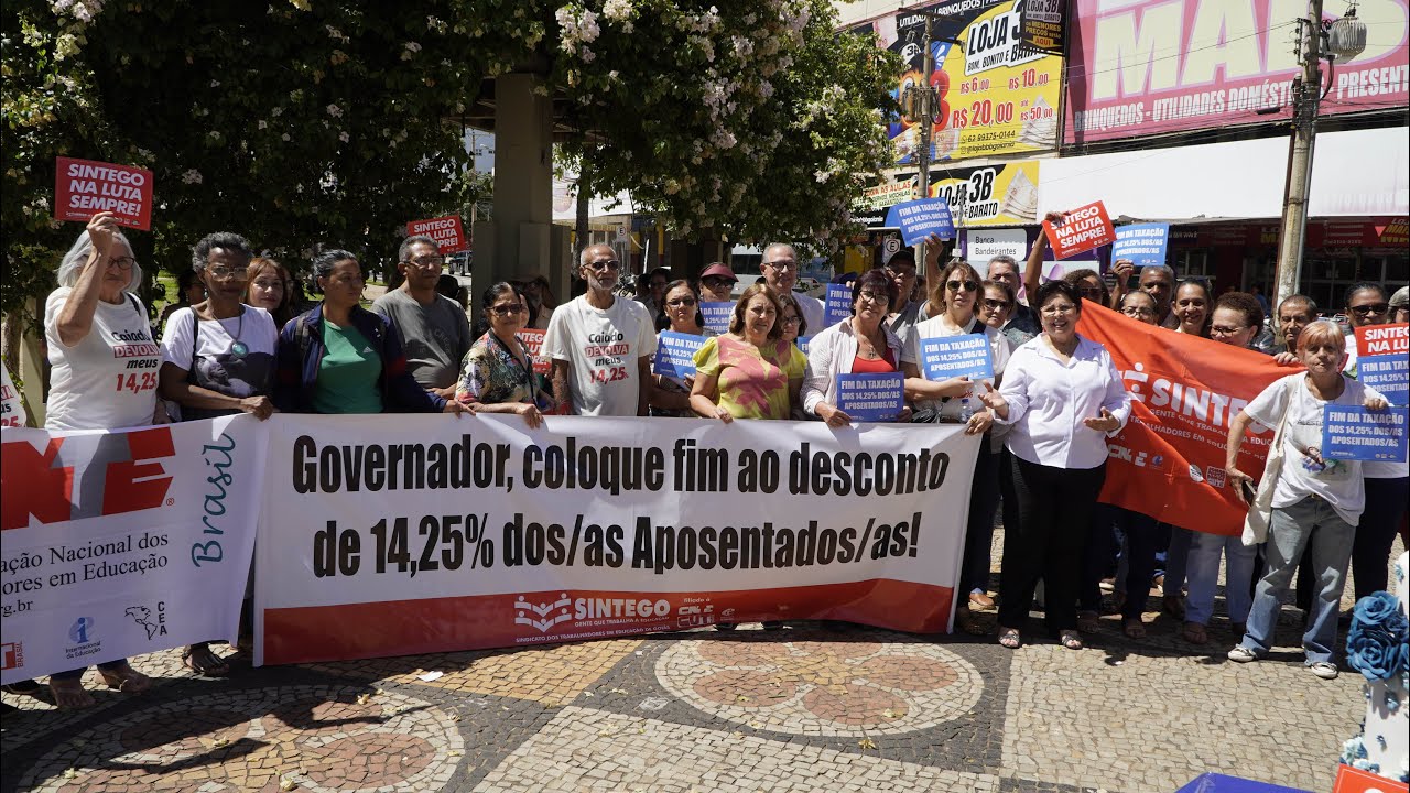 Aposentados/as de todo o estado, manifestam no centro de Goiânia