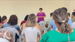 Presidenta Bia de Lima dialoga com trabalhadores/as da Educação de Palmeiras de Goiás