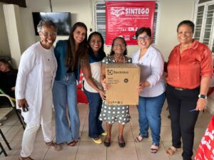 Aposentados/as filiados/as, recebem prêmios da campanha de filiação