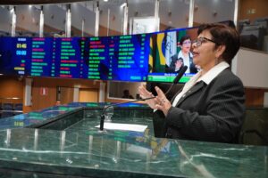 Presidenta Bia de Lima destaca a importância da democracia nas escolas e cobra eleições para diretores/as da Rede Estadual