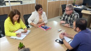 Na SEMAD, SINTEGO cobra soluções para pautas da Educação