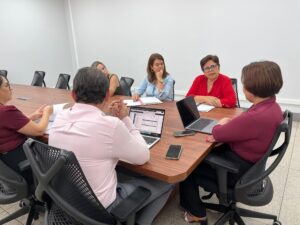 Na FUNAPE, SINTEGO discute pautas dos/as trabalhadores/as dos COTECs e Escolas do Futuro
