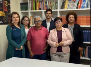 Reestruturação da carreira do Magistério e dos/as Administrativos/as é realidade em Luziânia