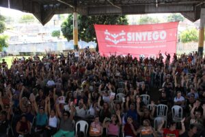Em Assembleia do SINTEGO, trabalhadores/as da Educação definem passos da luta pela valorização em Goiânia