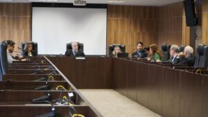 Educação de Goiânia segue em greve e terá Assembleia nesta terça-feira (19)