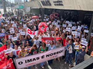 Greve na Educação de Goiânia inicia a semana com ato em defesa do Imas
