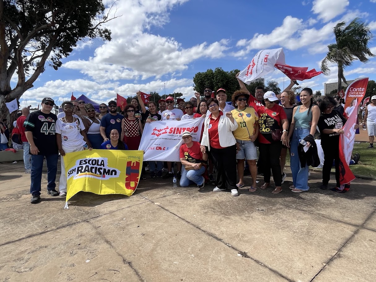 1º de Maio com a Educação nas ruas de Goiânia